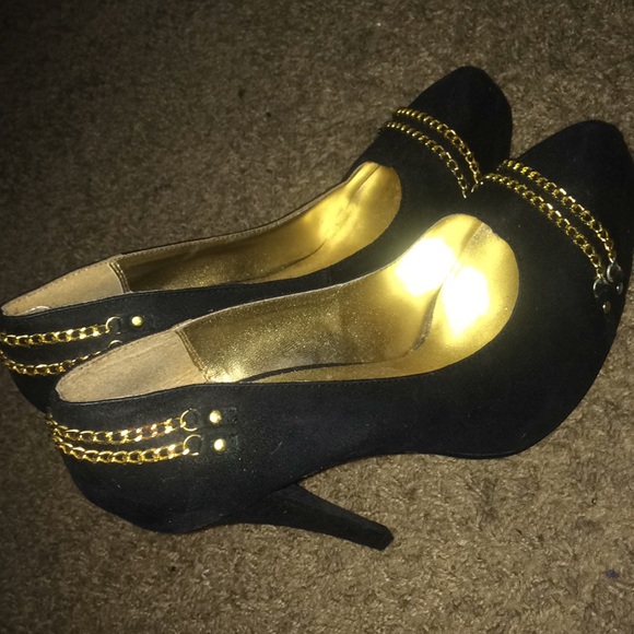 High heels - Picture 2 of 3